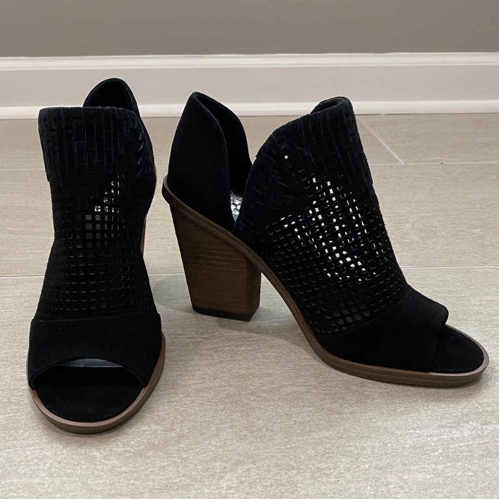 🖤🆕Vince Camuto Bootie, Size 8🖤